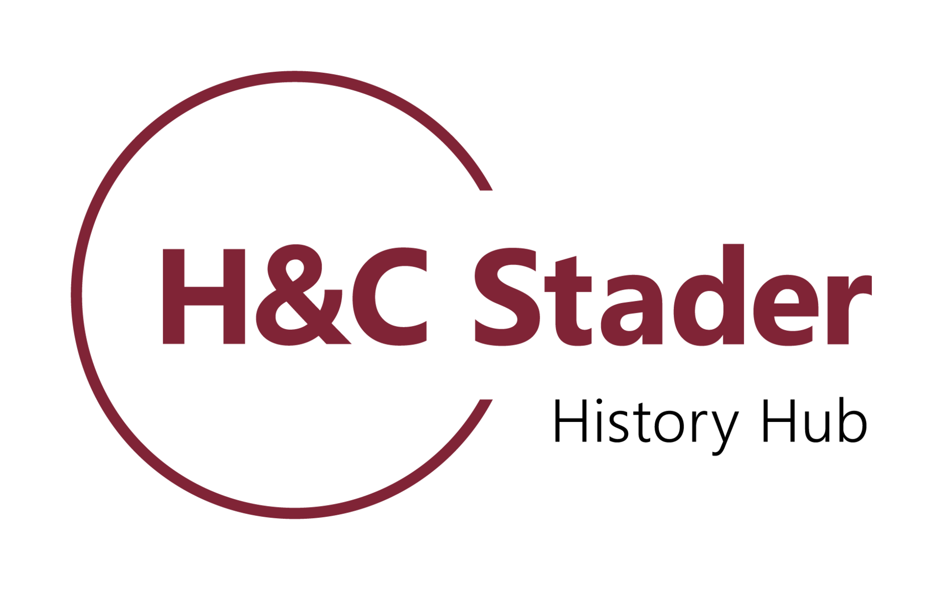 [Translate to English:] Logo der H&C Stader Agentur. Auf dem Bild sind die Texte „H&C Stader“ und "History Hub" zu lesen. Die Buchstaben der Texte sind jeweils grün und schwarz und stehen auf einem weißen Hintergrund.